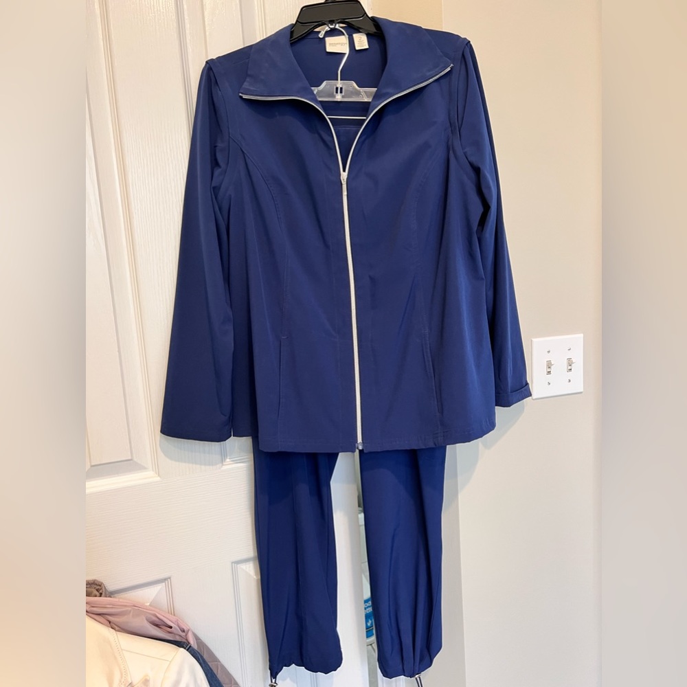 Chicos.  Zenergy. Jacket SIZE 2, PANTS size 1